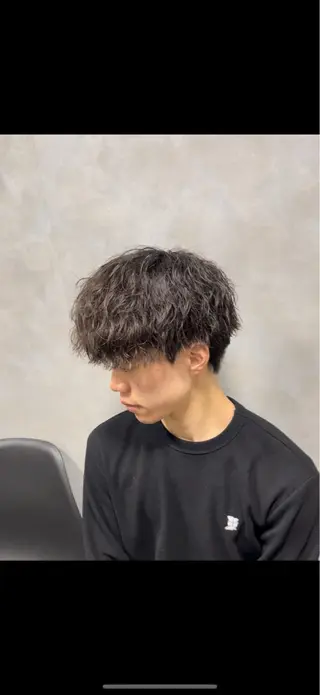 ミディアム パーマ メンズ メンズパーマ特化 美容師kouyaのヘアスタイル