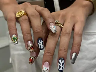 ネイル Queen所属・伊藤 梨恋のネイルデザイン