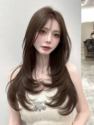 ロング カラー 鍋島 美華のヘアスタイル