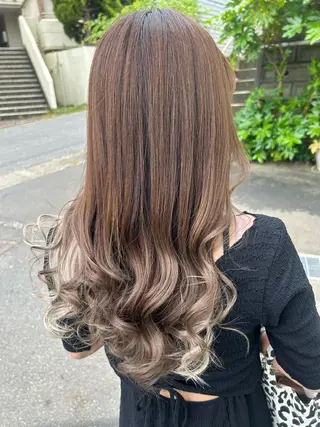 カラー ダブルスキルエクステ /羽エクステ白石宇由のヘアスタイル