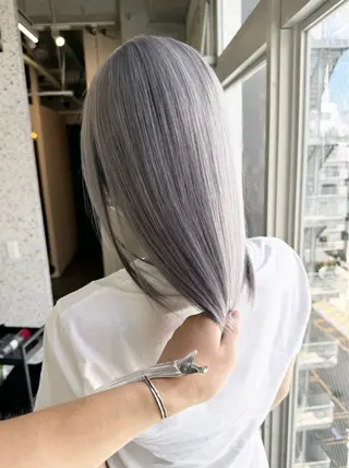 ミディアム カラー ヘアアレンジ lani ブリーチ /ダブルカラーのヘアスタイル