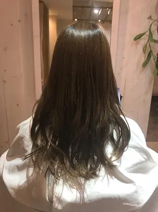 ロング 長尾 桃佳のヘアスタイル