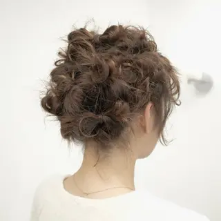 ミディアム ヘアアレンジ 🦠デザインカラー/ 魚瀬あおい🦠のヘアスタイル