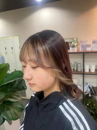 ミディアム カラー ハイトーン/レイヤー 似合わせ・ユキノのヘアスタイル