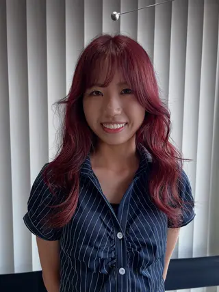 ロング カラー 山本 麗のヘアスタイル