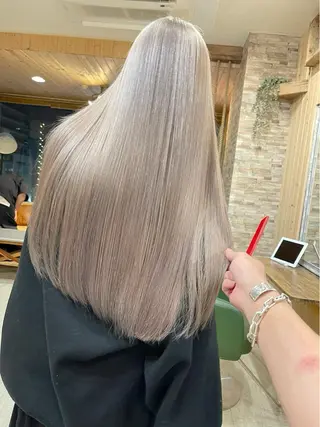 ロング 韓国レイヤー外国人風 透明感カラー髪質改善のヘアスタイル
