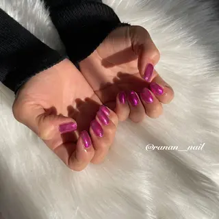 ネイル 𝓇𝒶𝓃𝒶𝓃 𝓃𝒶𝒾𝓁のネイルデザイン