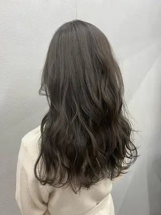 ロング カラー 亀田 泰生のヘアスタイル