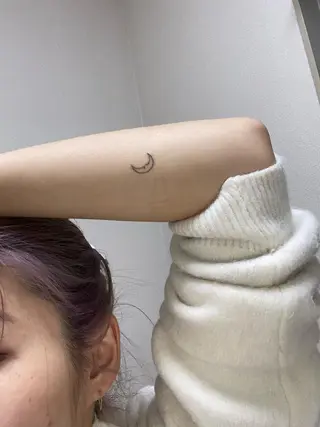 セミロング カラー パーマ ヘアアレンジ メンズ キッズ ネイル マツエク・マツパ mana 暖色カラーカットのヘアスタイル