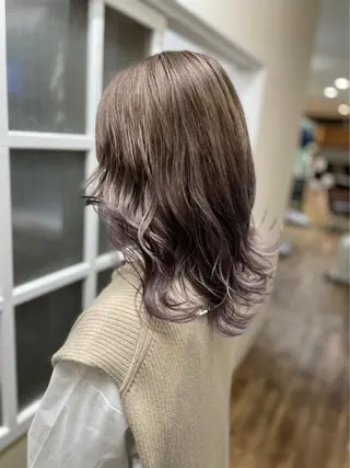 ミディアム 堀谷 彩花のヘアスタイル