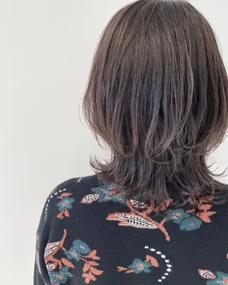 セミロング MYRTLE TSUNODAのヘアスタイル