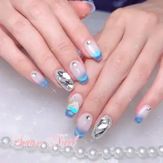 ネイル Queening 🦋のネイルデザイン