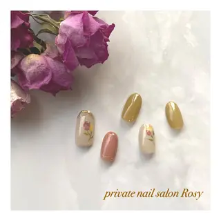 ネイル 🌹 𝕄𝕒𝕚のネイルデザイン