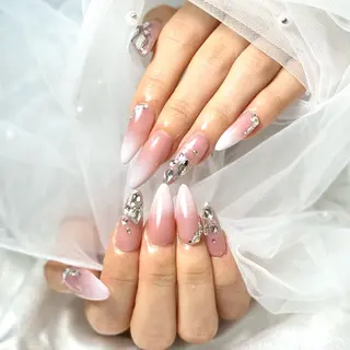ネイル ルシイ🎀新宿長さ 出しパーツ専門店のネイルデザイン