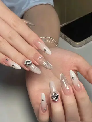 ネイル ＲNailsalon メイのネイルデザイン