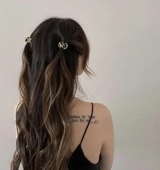 カラー 艶感透明感カラー🤍 hinaのヘアスタイル