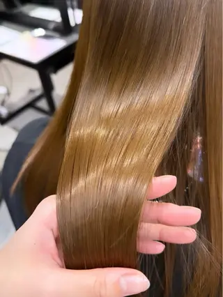 ミディアム ニシカワ ユズミのヘアスタイル