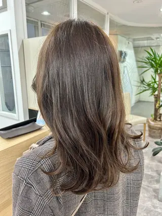 ミディアム カラー コバヤシ リョウのヘアスタイル