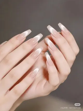 セミロング 💅 リリアのネイルデザイン