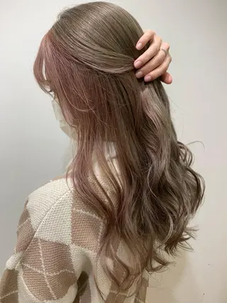 ロング カラー 薄田 珠美のヘアスタイル