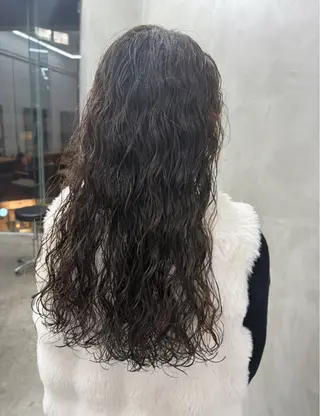 ロング パーマ スパイラルパーマ 🌐hina⭐️のヘアスタイル
