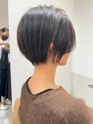 ショート 顔まわりカラー特化 赤津百合絵のヘアスタイル