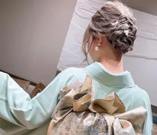 セミロング ヘアアレンジ ネイル マツエク・マツパ アイブロウ kawano shieriのエステ・リラクイメージ