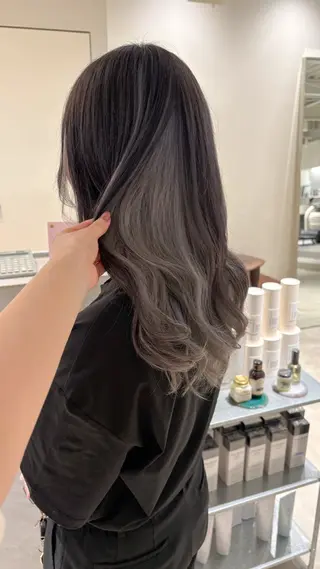 ロング カラー 安西 香利奈のヘアスタイル