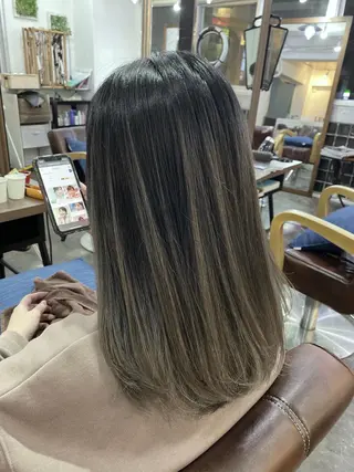 セミロング カラー ヘアアレンジ 【艶髪×韓国風】 毛流れ職人 RYOのヘアスタイル