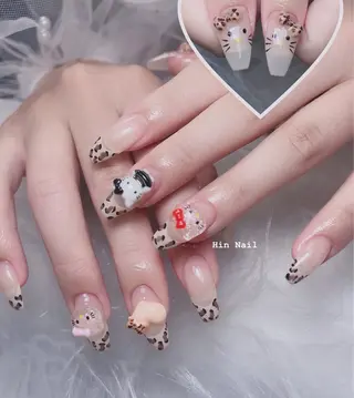 ネイル Hin Nailsのネイルデザイン