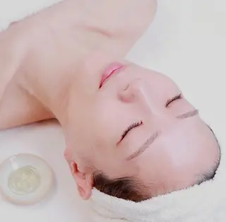 【ハーブピーリング】 Allumentのエステ・リラクイメージ