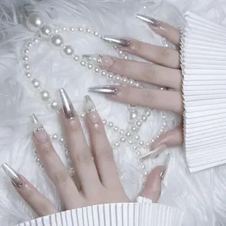 ネイル RAFFINE haru🦋🩵のネイルデザイン