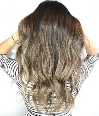 ロング カラー レイヤーカット BLend 渋谷のヘアスタイル