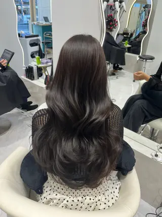 ロング カラー 𝑹𝒊𝒉𝒐🎀 名駅/大人韓国ヘアのヘアスタイル