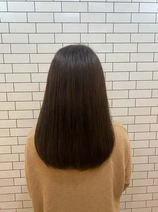 セミロング カラー TAI透明カラー 柔らかい縮毛矯正のヘアスタイル