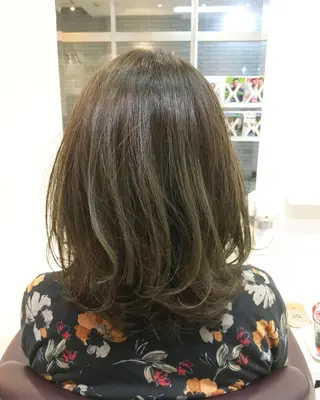 ショート カラー 中村 よしひでのヘアスタイル