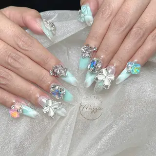ネイル Maggie Nail🦩のネイルデザイン