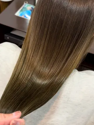 ロング カラー 康本将輝 ♦️髪質改善♦️のヘアスタイル