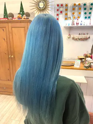 セミロング カラー インナーカラー 推し ブリーチ  髪質改善のヘアスタイル