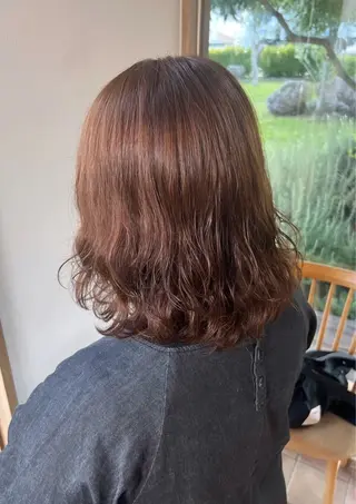 カラー 新居 孝姫のヘアスタイル