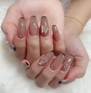 ネイル &ME ネイルサロンのネイルデザイン