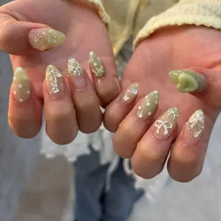 ネイル 栗田 ゆう子のネイルデザイン