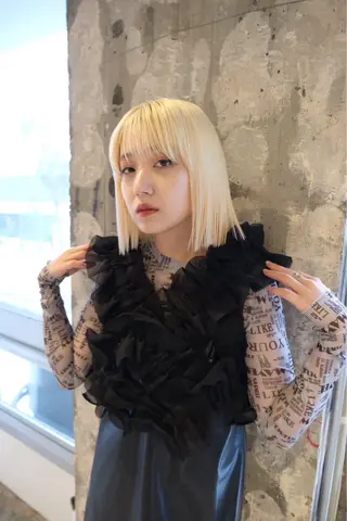 ショート カラー カヨコ/ハイトーン /透明感カラーのヘアスタイル
