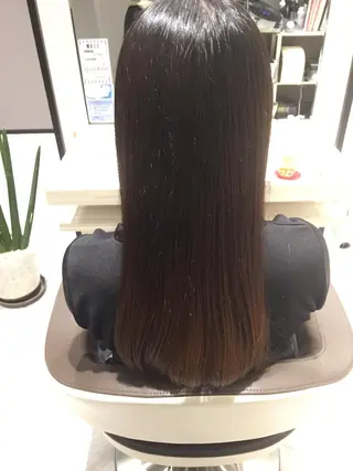 ロング 岡田 夏実のヘアスタイル
