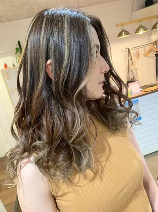セミロング yoshihara yuukiのヘアスタイル