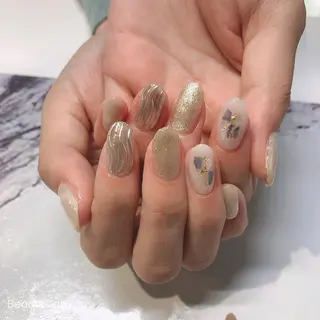 ネイル ガレンドウ 白澤 愛子のネイルデザイン