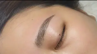 アイブロウ 宜野湾Eyelash w/の眉毛・アイブロウイメージ