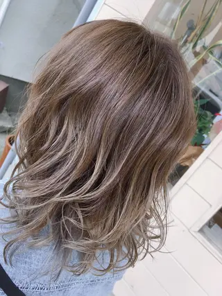 ミディアム YAP！HAIR トコツメアヤノのヘアスタイル