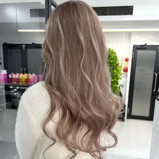 ロング カラー シールエクステ特化 ハイトーン、NANAのヘアスタイル