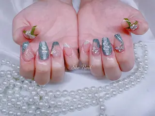 ネイル She   Nail所属・ISA_ BELLAのネイルデザイン